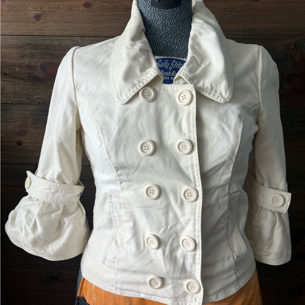 BB Dakota Jacket with 3/4 length sleeve.